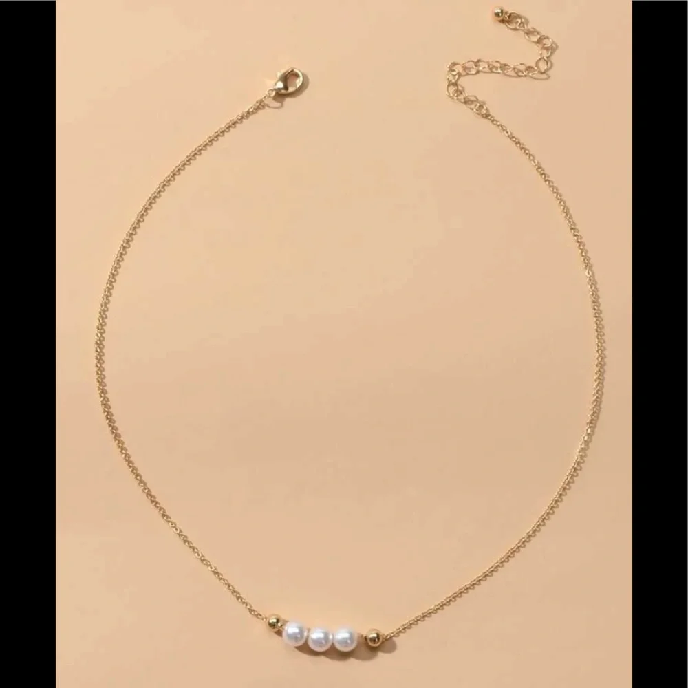 Minimalist Gold Faux Pearl Necklace